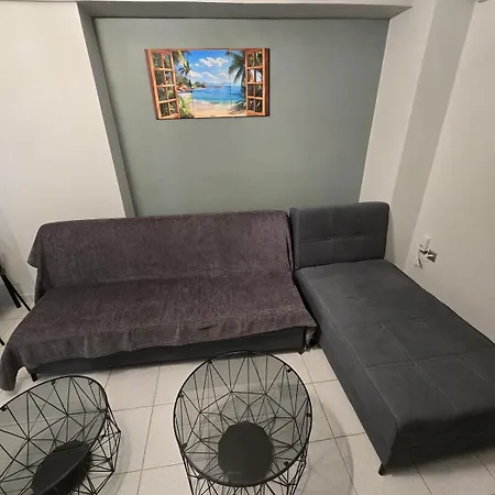 Апартаменты George's House 5' Walk To The Free Parking Лоутраки
