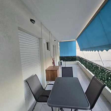 George's House 5' Walk To The Free Parking *